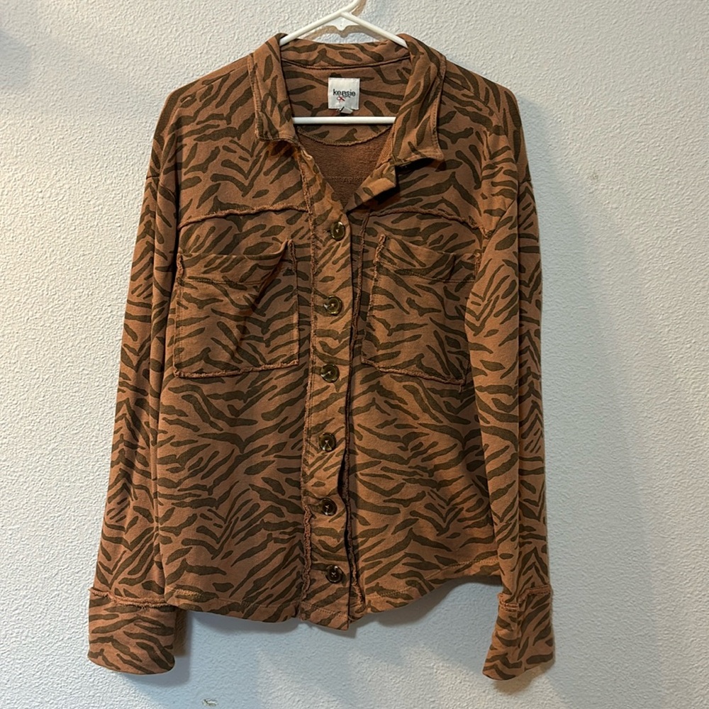 Kensie zebra print button down shacket size small